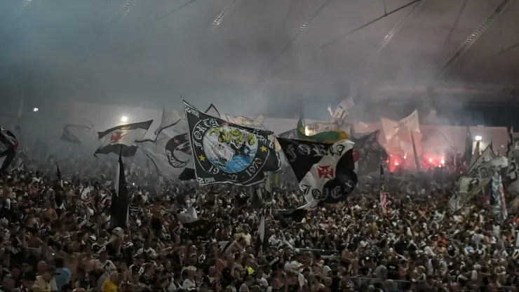 Torcida do Vasco durante partida contra Fluminense no estadio Maracana pelo campeonato Copa Do Brasil 2025. Foto: Thiago Ribeiro/AGIF