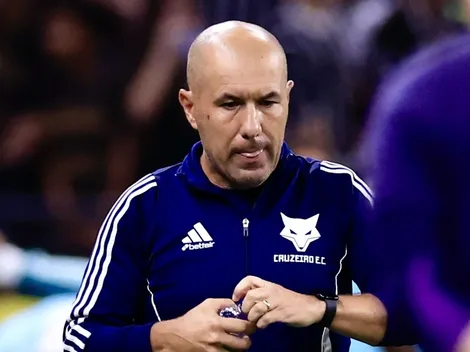 Torcida do Cruzeiro critica Leonardo Jardim por demorar para agir na semifinal