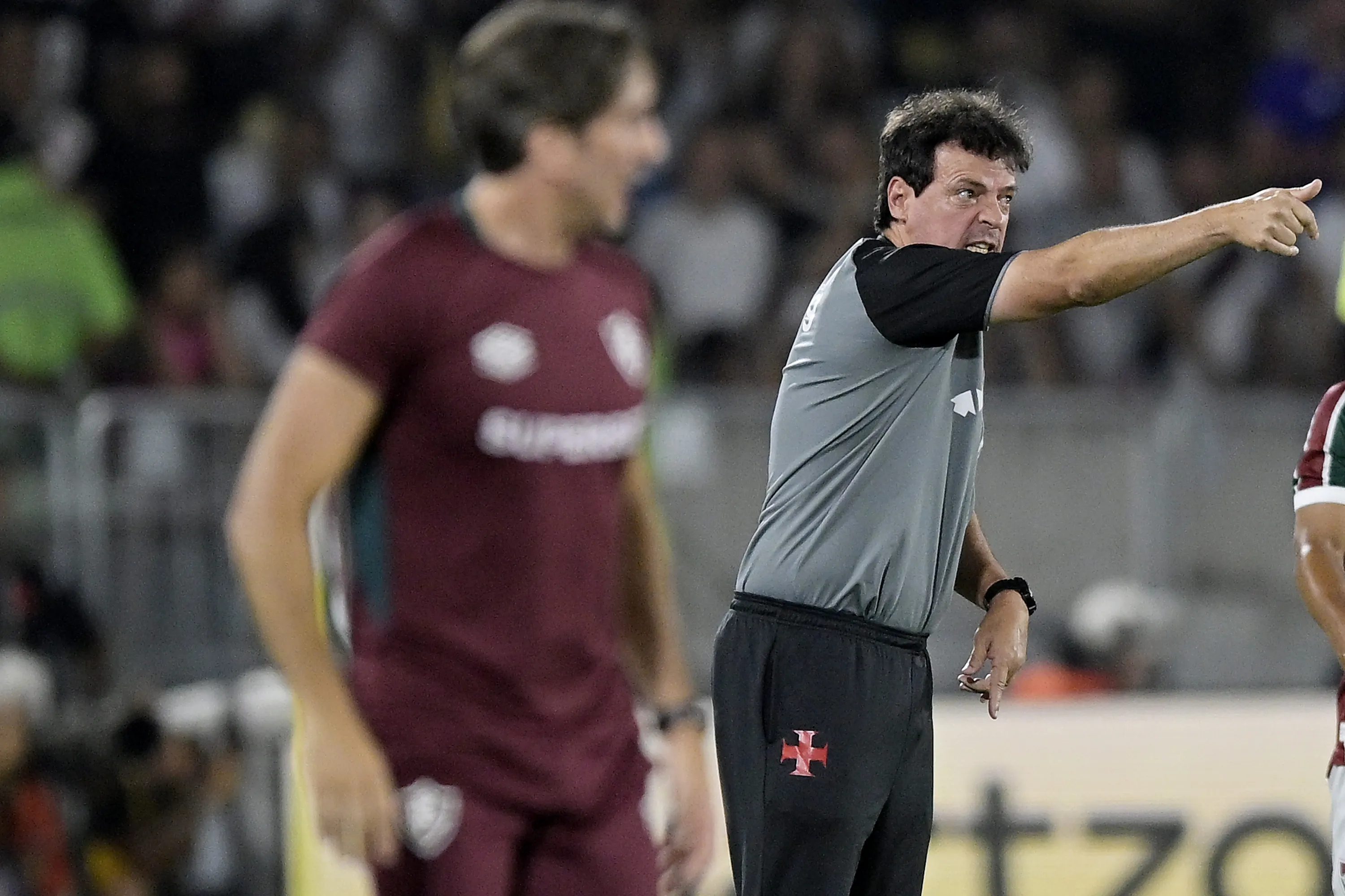 RJ – RIO DE JANEIRO – 14/12/2025 – COPA DO BRASIL 2025, FLUMINENSE X VASCO – Fernando Diniz tecnico do Vasco durante partida contra o Fluminense no estadio Maracana pelo campeonato Copa Do Brasil 2025. Foto: Alexandre Loureiro/AGIF