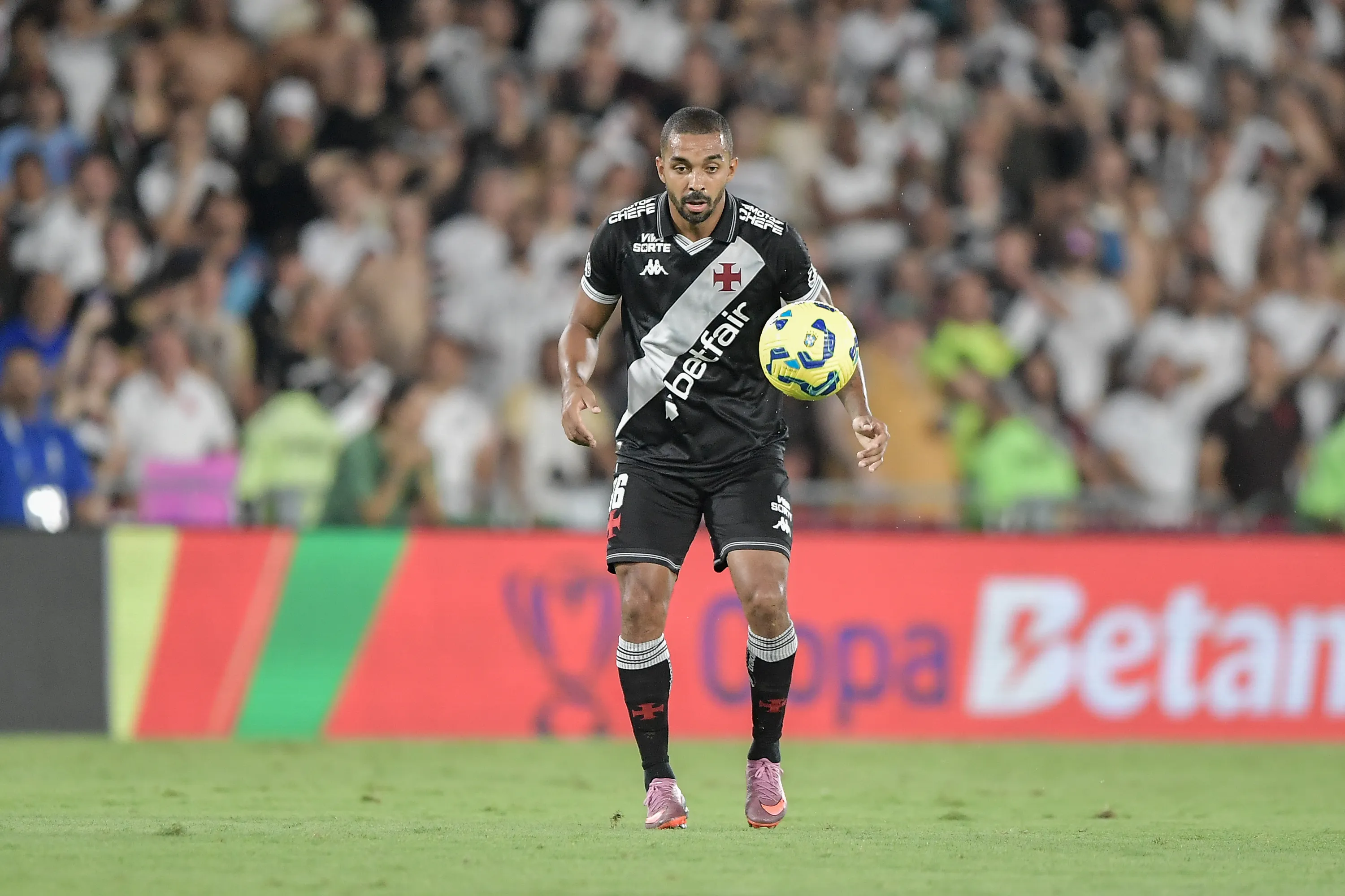 Paulo Henrique jogador do Vasco durante partida contra o Fluminense no estadio Maracana pelo campeonato Copa Do Brasil 2025. Foto: Thiago Ribeiro/AGIF