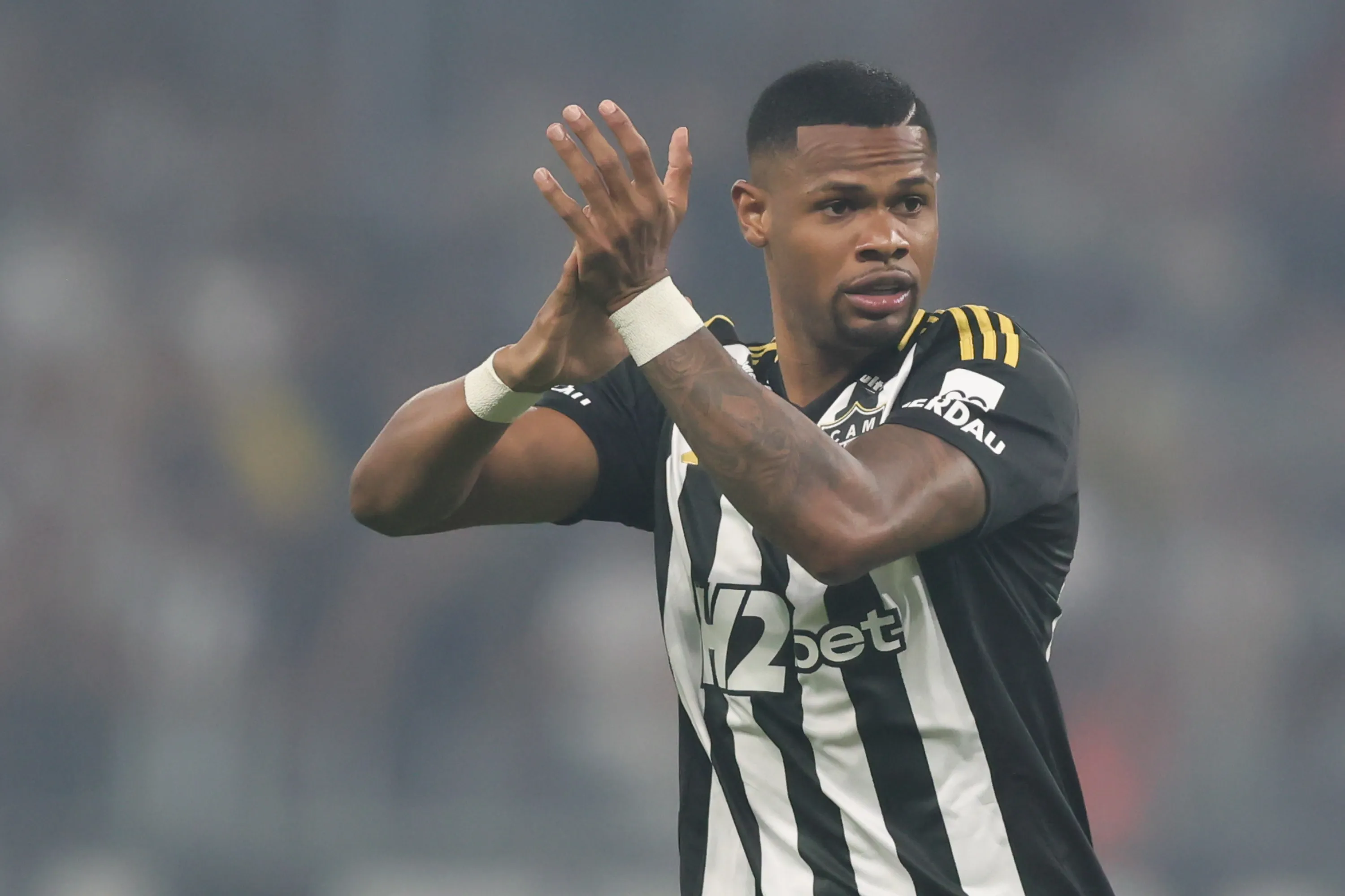 Júnior Santos durante partida entre Atlético-MG e América-MG no Campeonato Mineiro de 2025. Foto: Gilson Lobo/AGIF