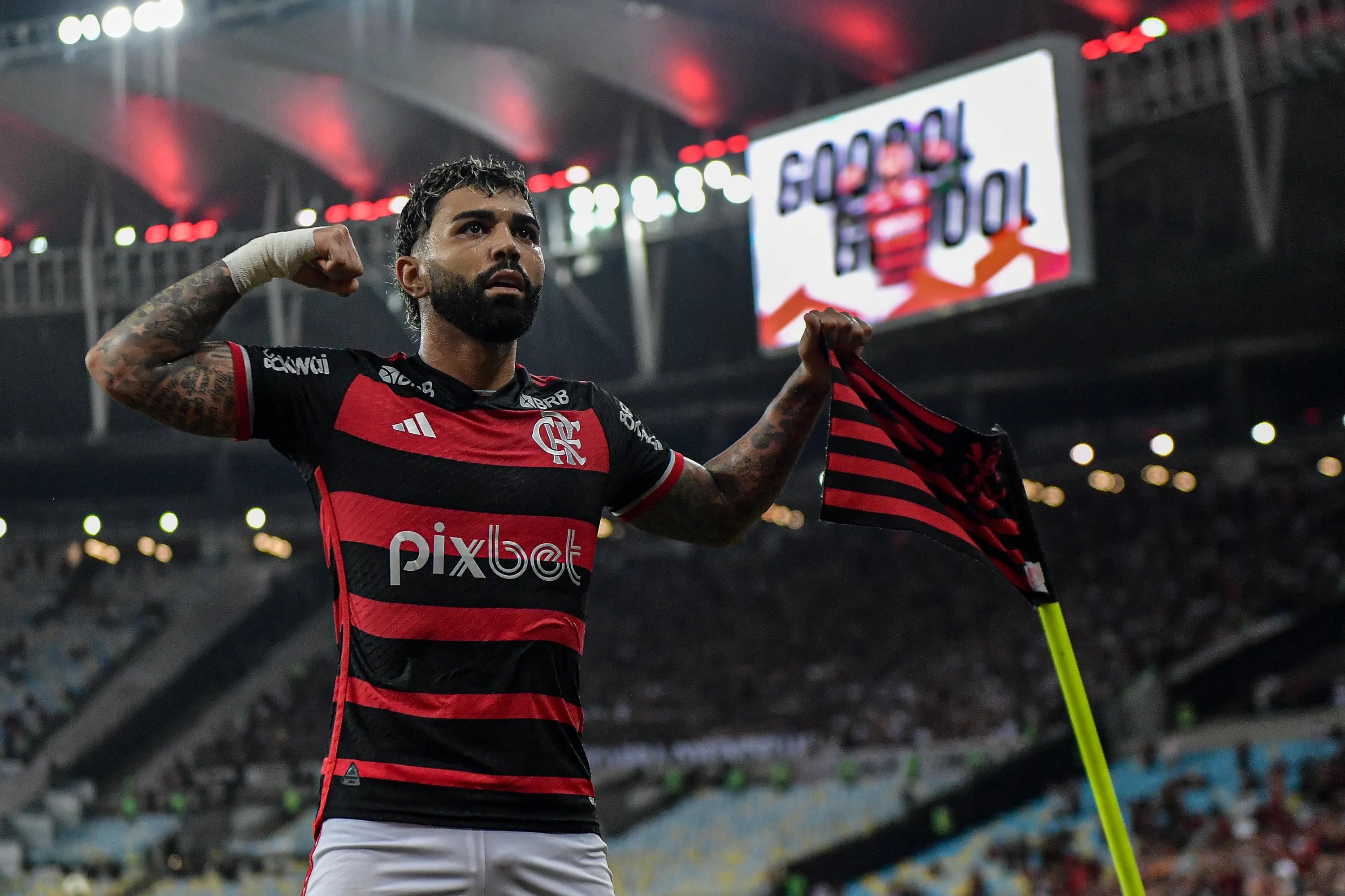 RJ – RIO DE JANEIRO – 02/10/2024 – COPA DO BRASIL 2024, FLAMENGO X CORINTHIANS – Gabigol jogador do Flamengo comemora gol durante partida contra o Corinthians no estadio Maracana pelo campeonato Copa Do Brasil 2024. Foto: Thiago Ribeiro/AGIF