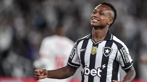 Nathan Fernandes, atacante do Botafogo. Foto: Thiago Ribeiro/AGIF