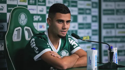 Andreas Pereira fala aos jornalista durante sua apresentacao oficial como jogador do Palmeiras em coletiva de imprensa realizada no CT Academia de Futebol.