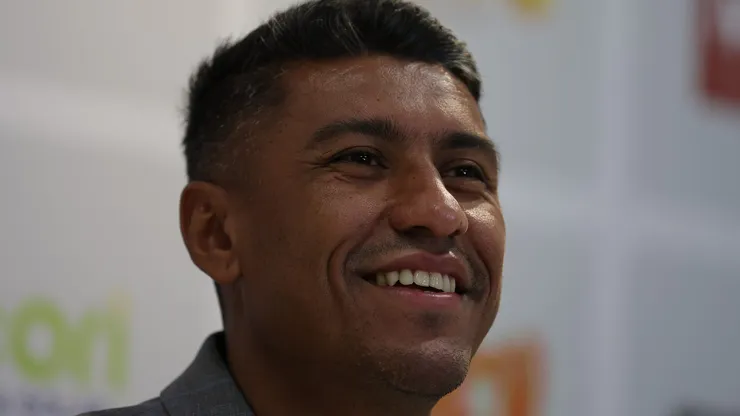 Paulinho durante coletiva de apresentação no Mirassol em dezembro de 2024.