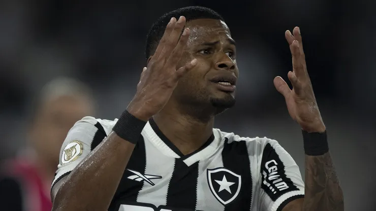 Júnior Santos em campo pelo Botafogo em 2024