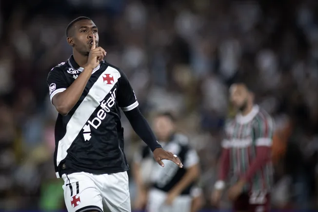 Rayan em partida diante do Fluminense. Fotos: Matheus Lima/Vasco.