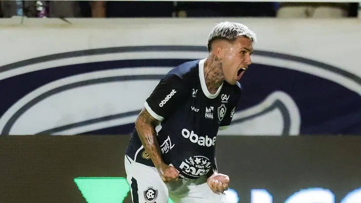 Diego Hernández atuando no Remo