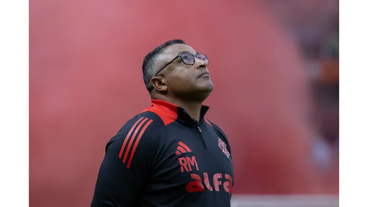 Roger Machado tecnico do Internacional durante partida contra o Gremio no estadio Beira-Rio pelo campeonato Brasileiro A 2025. Foto: Liamara Polli/AGIF