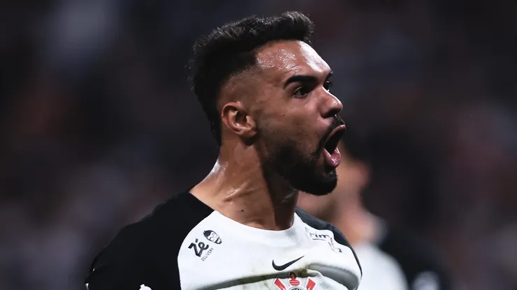 Raniele fala sobre desempenho do Corinthians contra rivais 'favoritos'