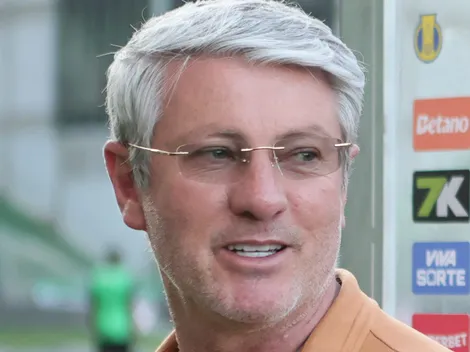 Athletico-PR abre conversas para renovar com Odair