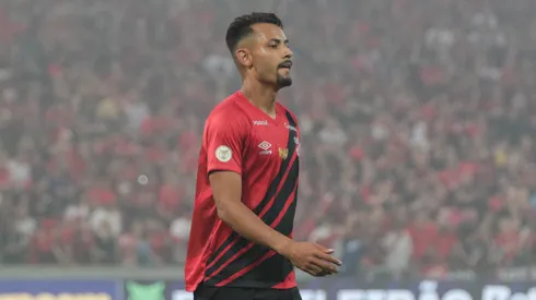 Belezi vai ficar no Athletico-PR. Foto: AGIF