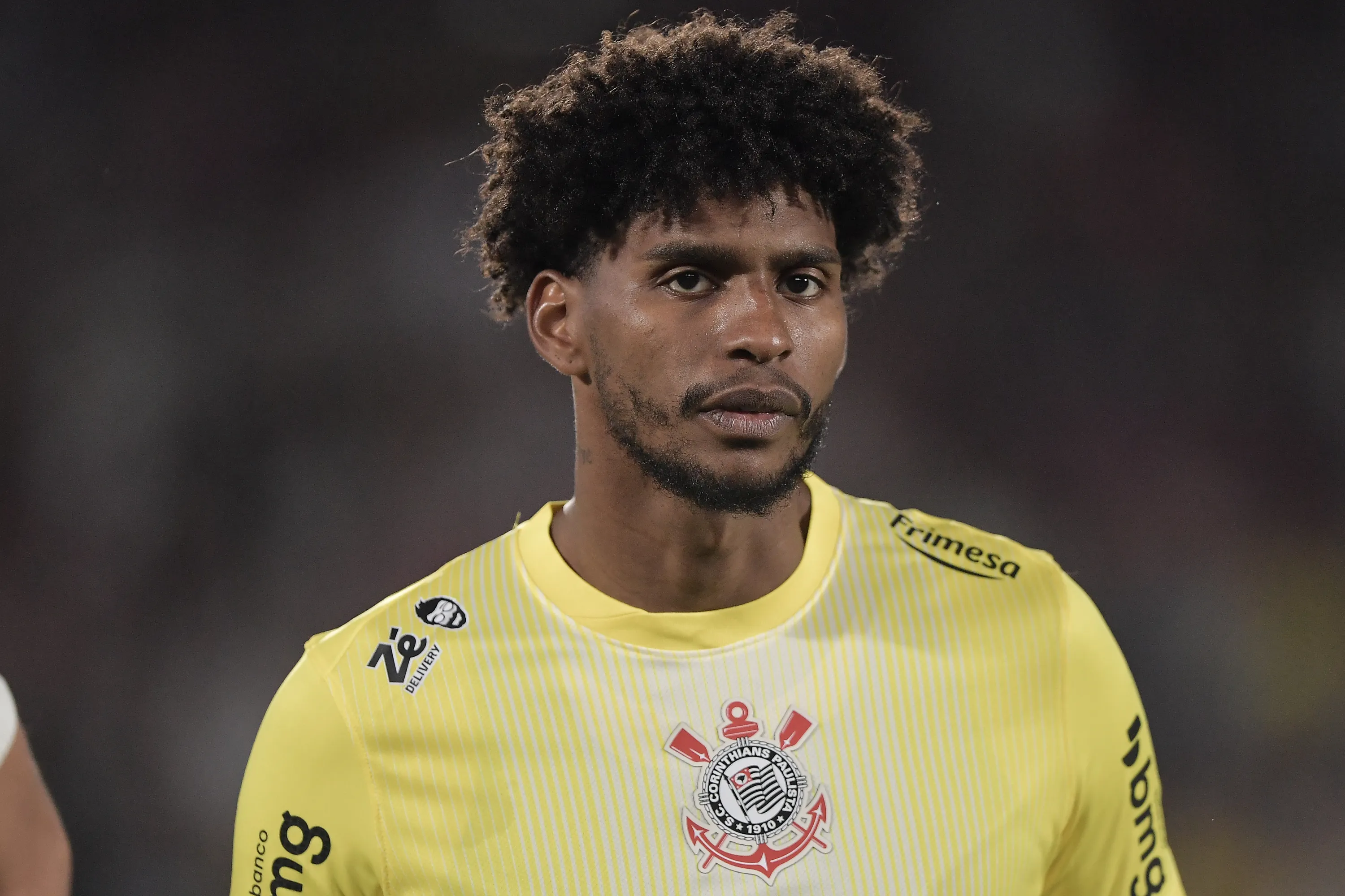 RJ – RIO DE JANEIRO – 13/09/2025 – BRASILEIRO A 2025, FLUMINENSE X CORINTHIANS – Hugo Souza goleiro do Corinthians durante partida contra o Fluminense no estadio Maracana pelo campeonato Brasileiro A 2025. Foto: Thiago Ribeiro/AGIF