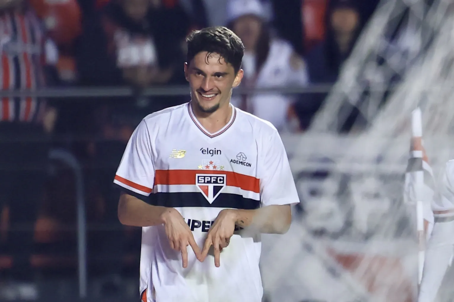 SP – SAO PAULO – 31/07/2025 – COPA DO BRASIL 2025, SAO PAULO X ATHLETICO-PR – Pablo Maia jogador do Sao Paulo comemora seu gol durante partida contra o Athletico-PR no estadio Morumbi pelo campeonato Copa Do Brasil 2025. Foto: Marcello Zambrana/AGIF