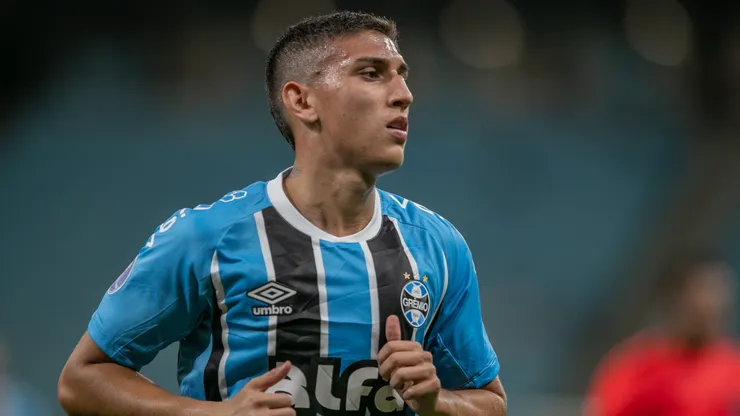 Monsalve, meia-campista do Grêmio
