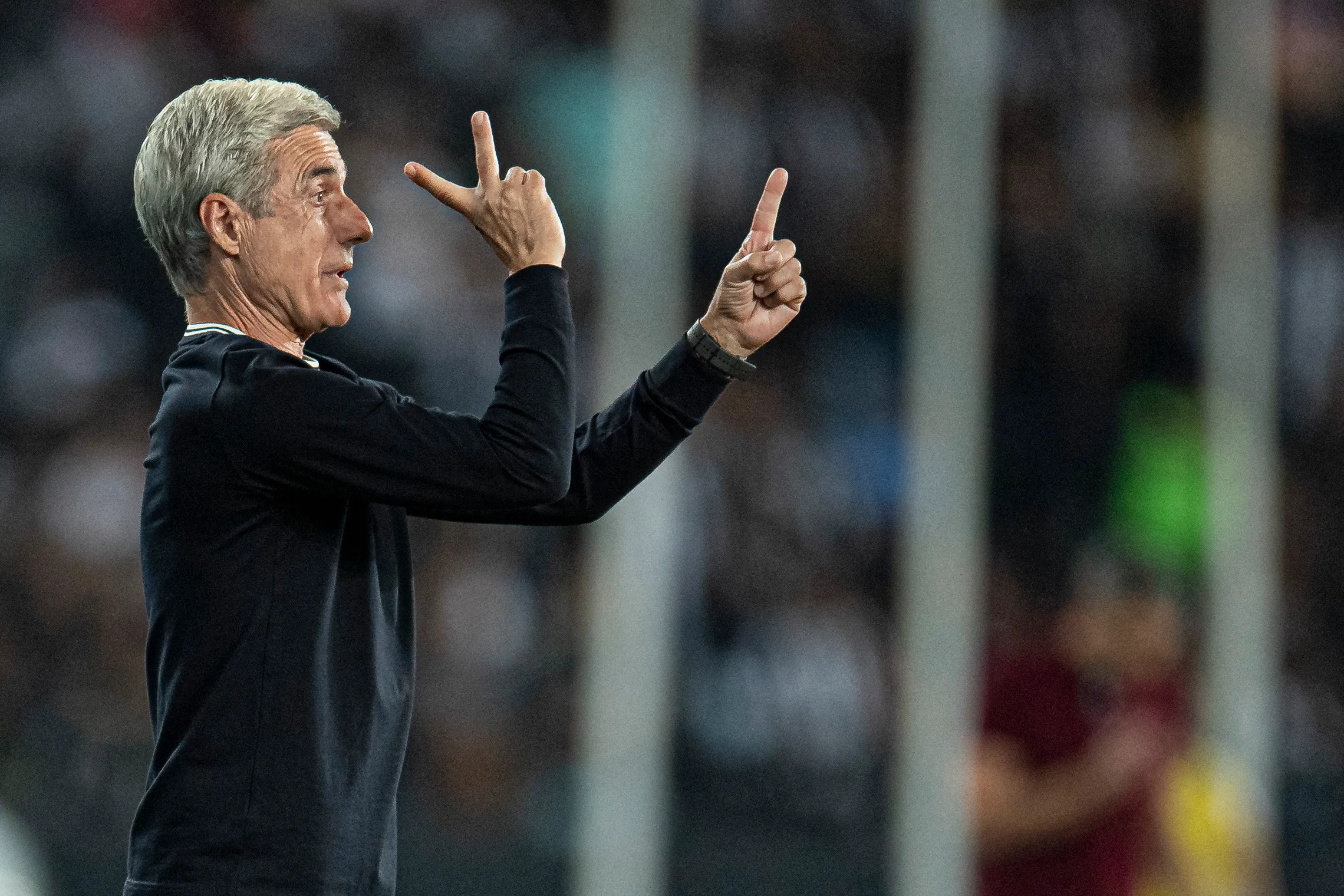 Luis Castro comandando o Botafogo em 2023 – : Foto: Jorge Rodrigues/AGIF