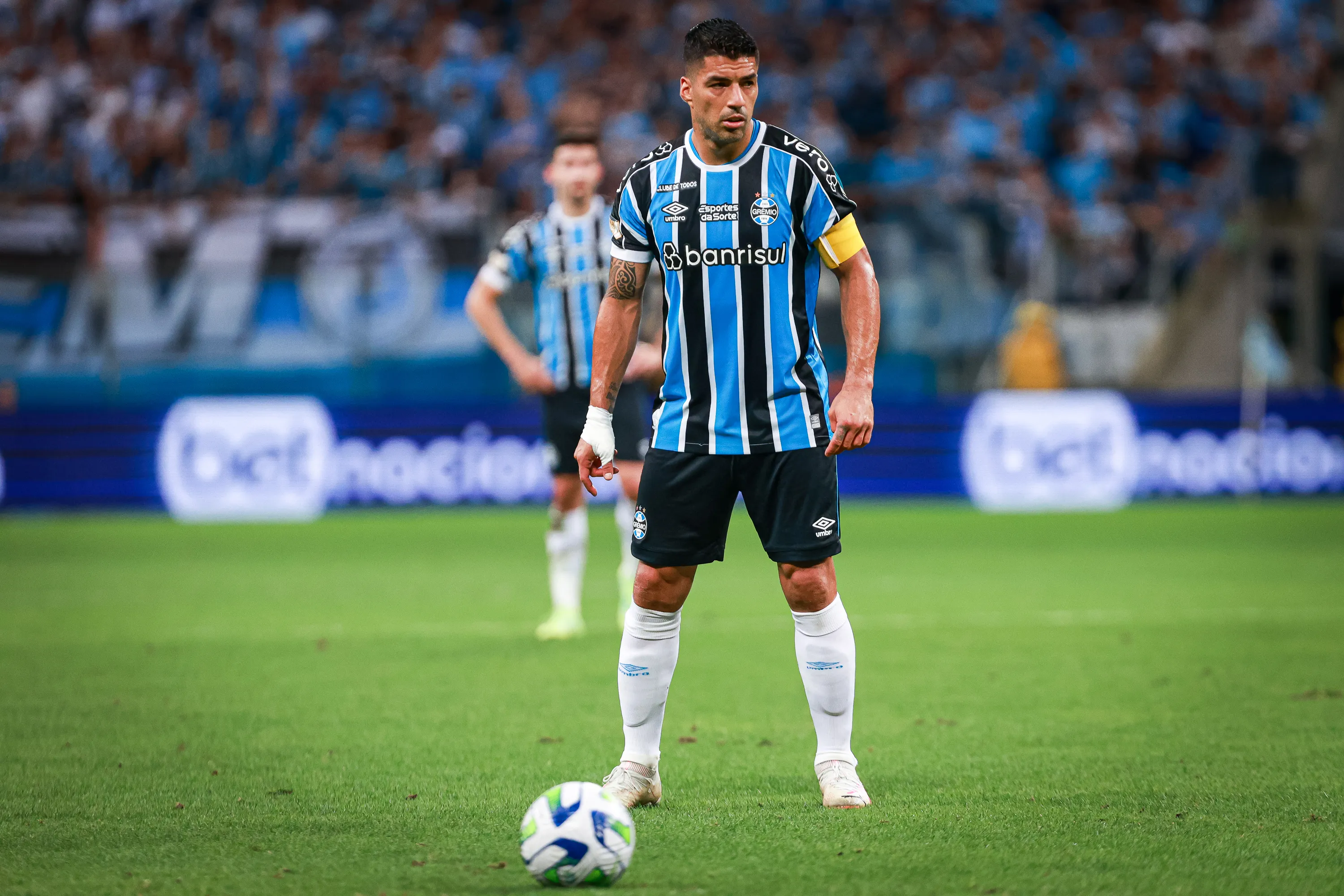 Luiz Suárez quando atuava pelo Grêmio no Campeonato Brasileiro A 2023. Foto: Maxi Franzoi/AGIF