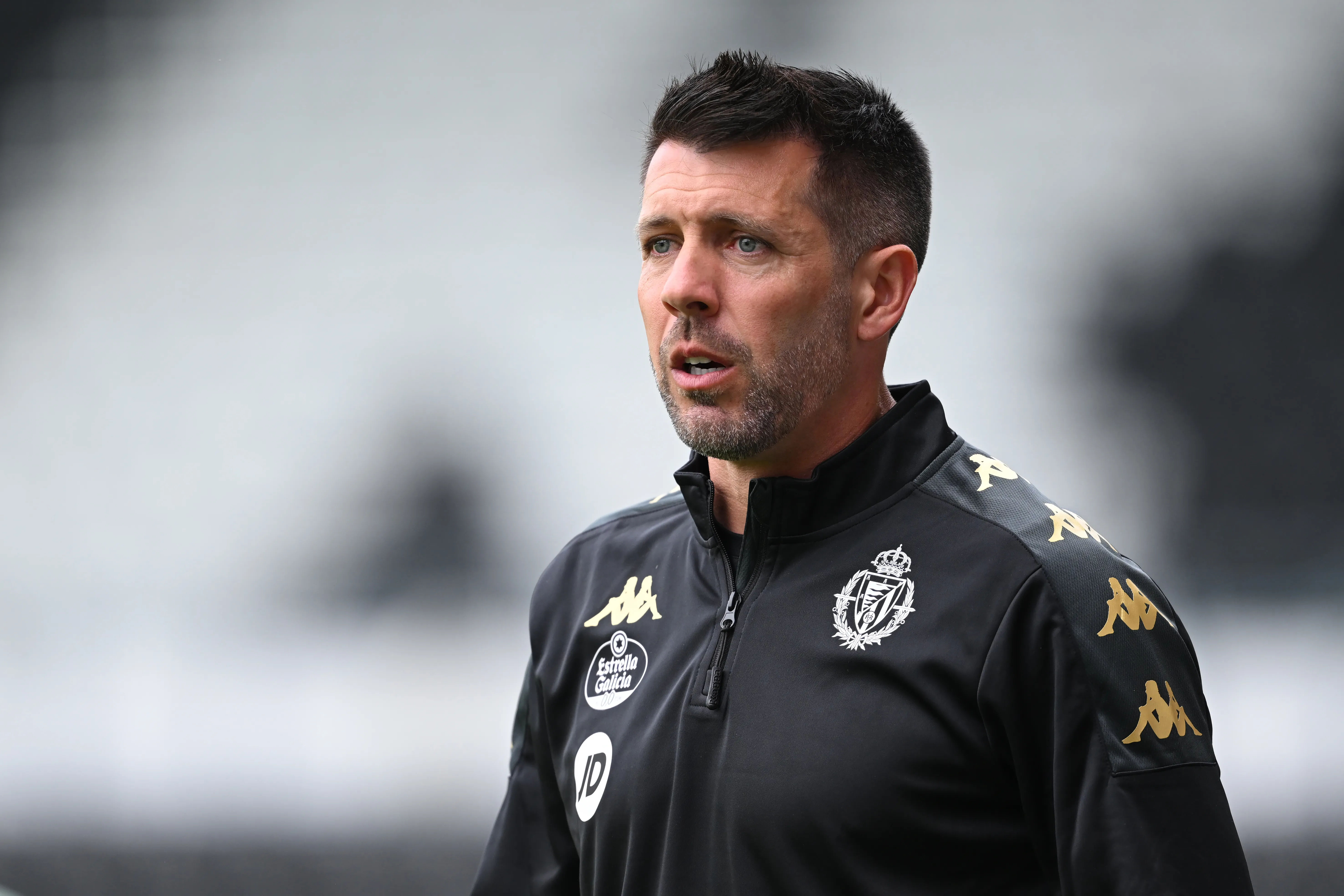 DERBY, ENGLAND – AUGUST 03: Manager of Valladolid Paulo Pezzolano looks on during the pre-season friendly match between Derby County and Real Valladolid at Pride Park on August 03, 2024 in Derby, England. (Photo by Michael Regan/Getty Images)