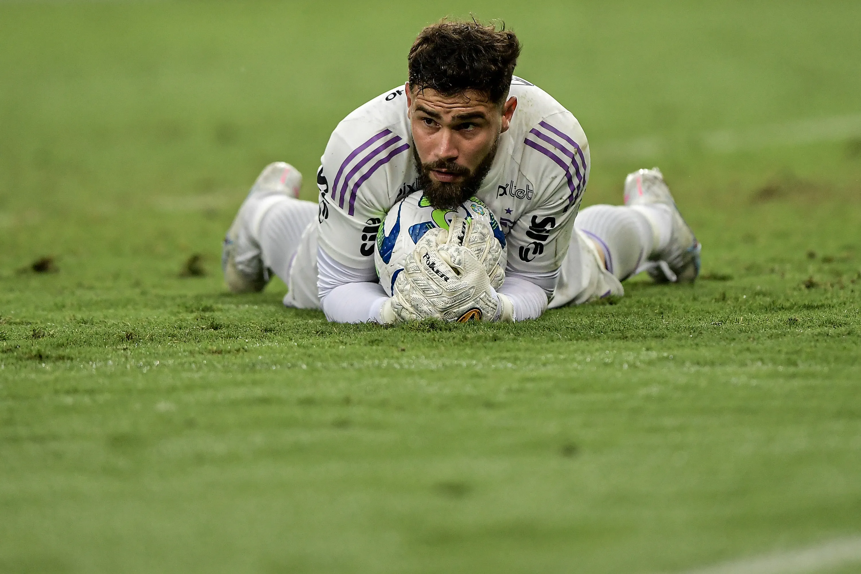 RJ – RIO DE JANEIRO – 01/06/2023 – COPA DO BRASIL 2023, FLAMENGO X FLUMINENSE – Matheus Cunha goleiro do Flamengo durante partida contra o Fluminense no estadio Maracana pelo campeonato Copa do Brasil 2023. Foto: Thiago Ribeiro/AGIF