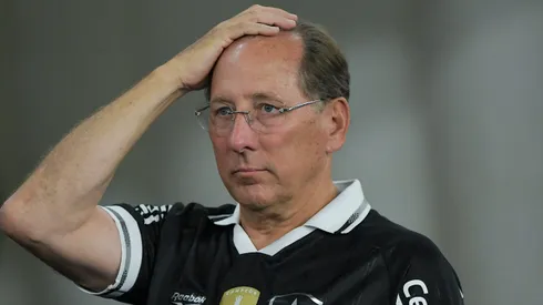 John Textor durante partida contra o Corinthians no Brasileirão de 2025. Foto: Thiago Ribeiro/AGIF
