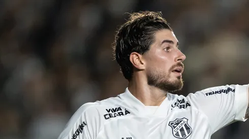 Pedro Raul atuando pelo Ceará em 2025