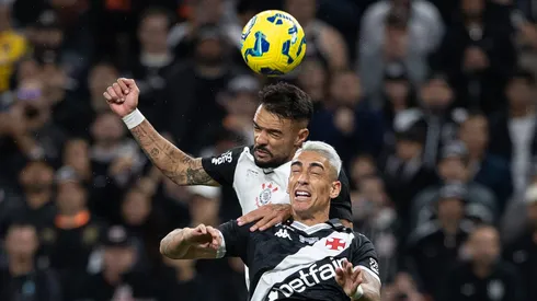 Raniele jogador do Corinthians disputa lance com Jose Rodriguez jogador do Vasco durante partida no estadio Arena Corinthians pelo campeonato Copa Do Brasil 2025. Foto: Joisel Amaral/AGIF