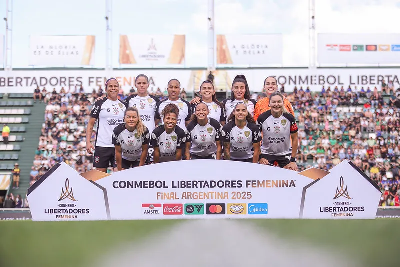 Elenco do Corinthians que conquistou a Libertadores Feminina - Foto: Staff Images Woman/CONMEBOL