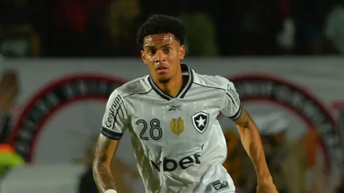 Newton, jogador do Botafogo
