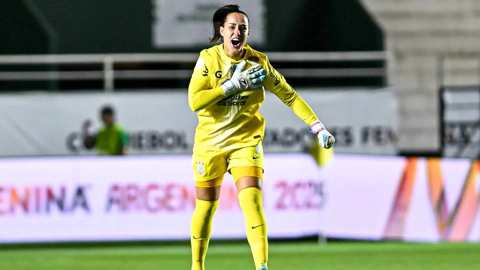 Nicole durante partida do Corinthians na Libertadores Feminina