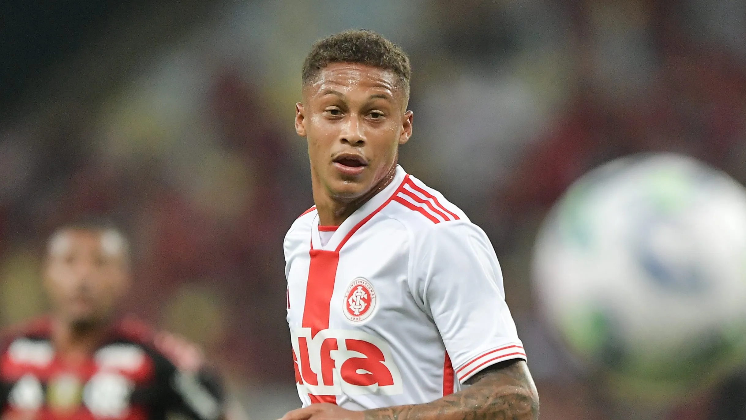 Vitinho interessa a time chinês - Foto: Thiago Ribeiro/AGIF.