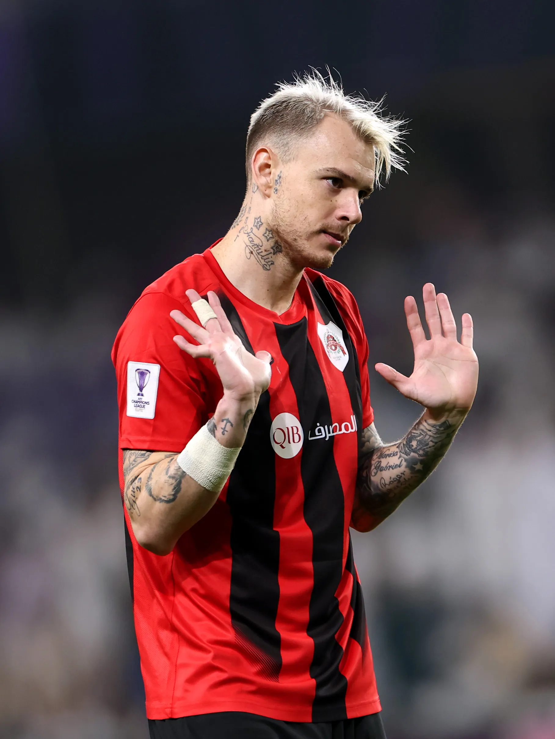 AL AIN, UNITED ARAB EMIRATES – FEBRUARY 03: Roger Guedes of Al-Rayyan SC gestures during the AFC Champions League Elite match between Al Ain and Al-Rayyan at Hazza bin Zayed Stadium on February 03, 2025 in Al Ain, United Arab Emirates. (Photo by Francois Nel/Getty Images)