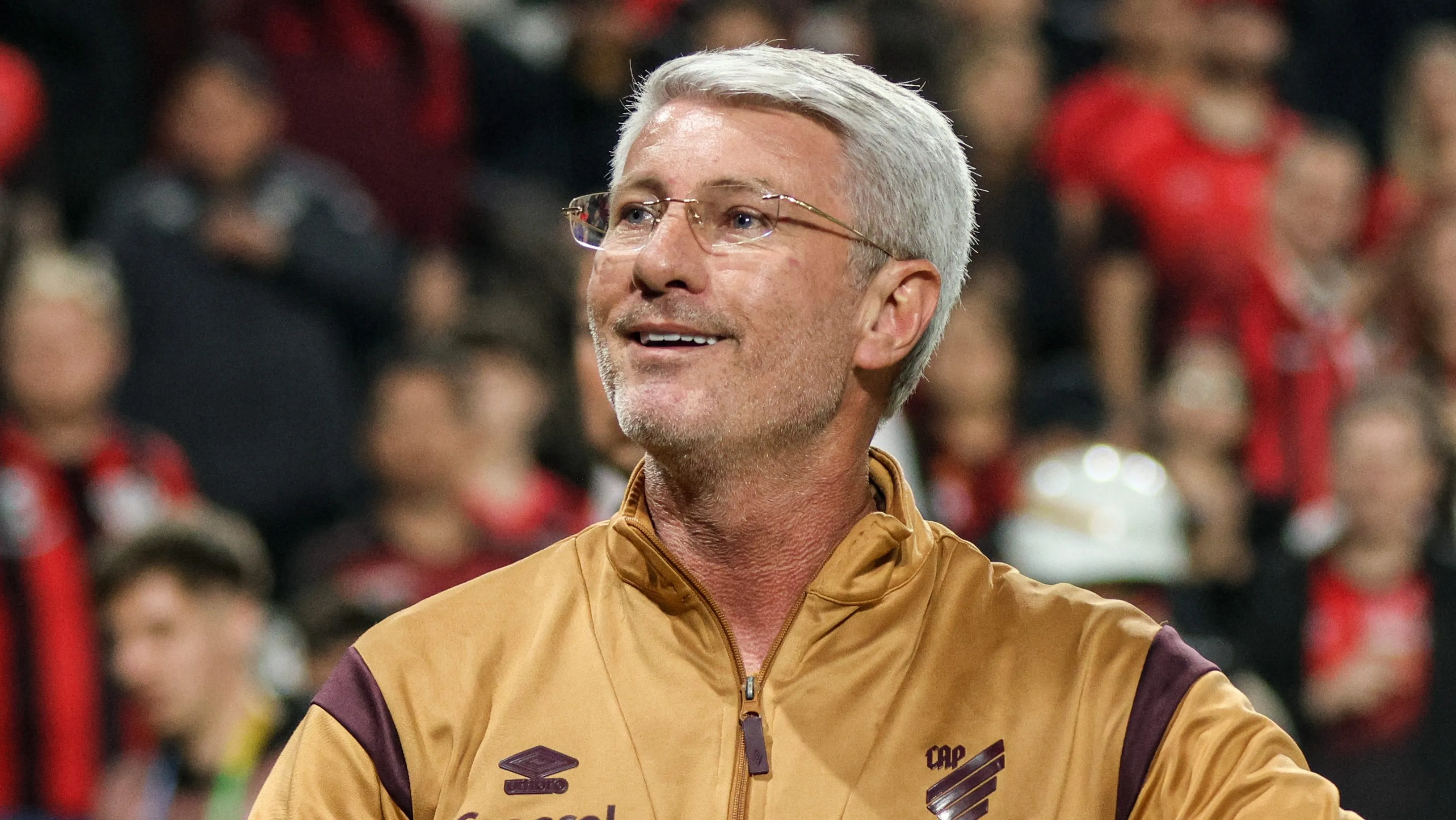 Odair Hellmann comemorando acesso para a Série A do Campeonato Brasileiro. Foto: Robson Mafra/AGIF