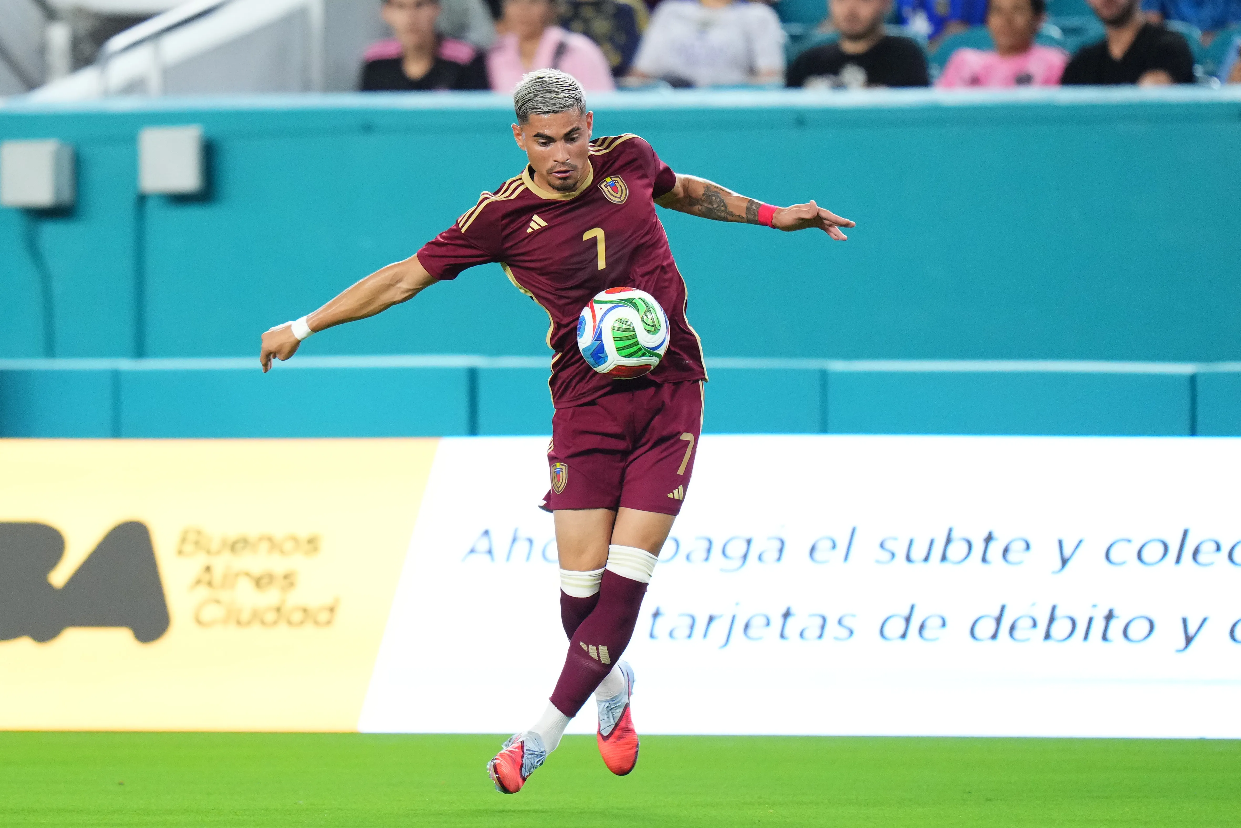 MIAMI GARDENS, FLORIDA – OCTOBER 10: Gleiker Mendoza of Venezuela controls the ball during the International Friendly between Argentina and Venezuela at Hard Rock Stadium on October 10, 2025 in Miami Gardens, Florida. (Photo by Rich Storry/Getty Images)