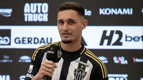 Foto: Pedro Souza/Atlético – João Marcelo durante apresentação no Atlético-MG.