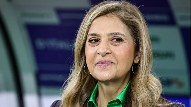 Leila Pereira durante confronto contra o Santos no Brasileirão de 2025.