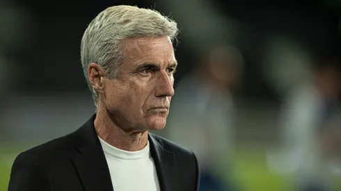 RJ - RIO DE JANEIRO - 27/06/2023 - LUÍS CASTRO, TÉCNICO DO BOTAFOGO - Luís Castro, técnico do Botafogo, no Engenhão, na temporadas de 2022 e 2023. Durante Foto: Jorge Rodrigues/AGIF