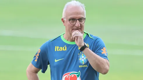 Dorival Júnior durante treinamento da Seleção Brasileira.