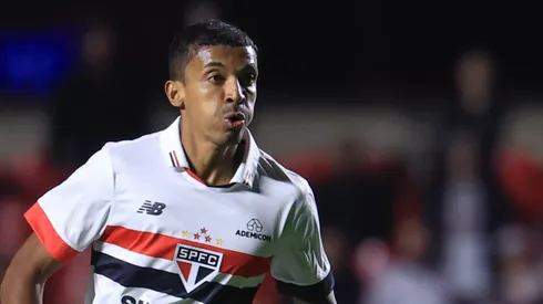 Luiz Gustavo jogador do São Paulo durante partida contra o Goiás no estádio Morumbi pelo campeonato Copa Do Brasil 2024. Foto: Marcello Zambrana/AGIF