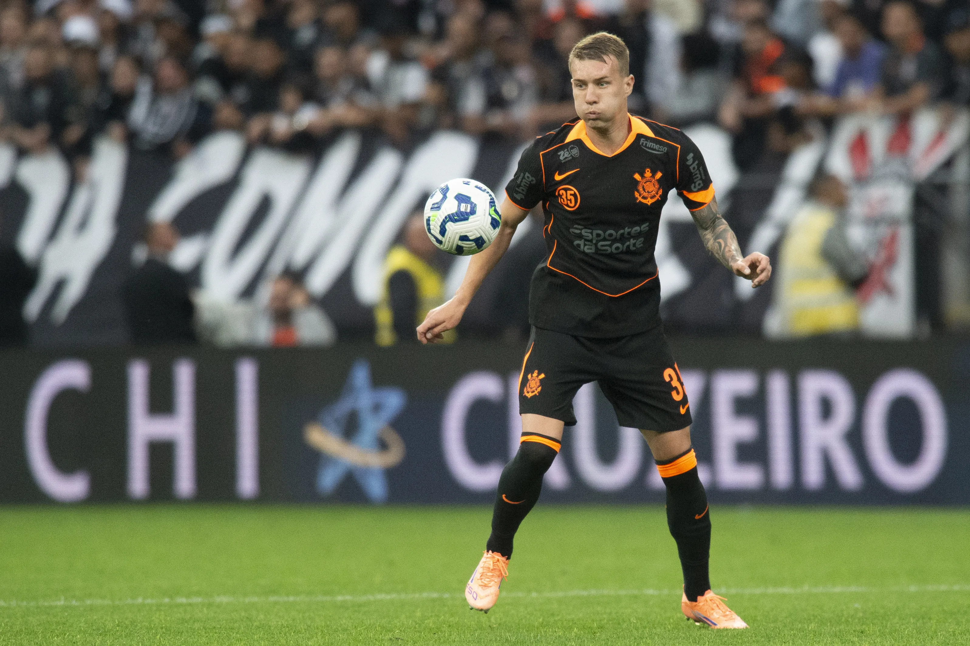 SP – SAO PAULO – 02/11/2025 – BRASILEIRO A 2025, CORINTHIANS X GREMIO – Charles jogador do Corinthians durante partida contra o Gremio no estadio Arena Corinthians pelo campeonato Brasileiro A 2025. Foto: Anderson Romao/AGIF