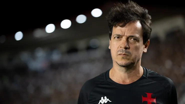 RJ - RIO DE JANEIRO - 27/09/2025 - BRASILEIRO A 2025, VASCO X CRUZEIRO - Fernando Diniz tecnico do Vasco durante partida contra o Cruzeiro no estadio Sao Januario pelo campeonato Brasileiro A 2025. Foto: Jorge Rodrigues/AGIF