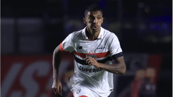 Luiz Gustavo, atuando no São Paulo em 2024