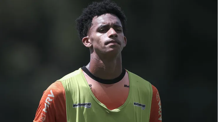 Foto: Pedro Souza/Atlético - Dylan Borrero durante treinamento do Atlético-MG em 2022.