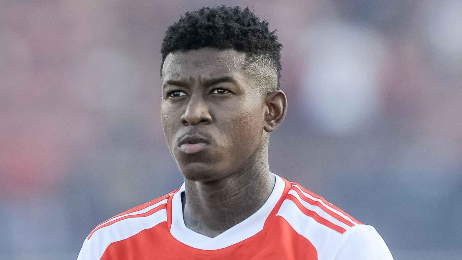 Cruzeiro encaminha com Vitão (Imagem: Jhony Pinho/AGIF)