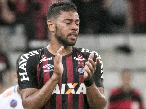 Renan Lodi 'esquece' Athletico-PR e acerta com o Atlético-MG