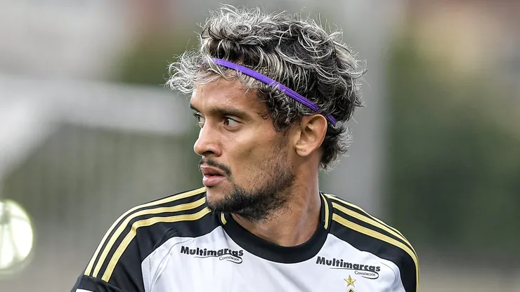Gustavo Scarpa jogador do Atletico-MG durante partida contra o Vasco no estadio Sao Januario pelo campeonato Brasileiro A 2025. Foto: Thiago Ribeiro/AGIF