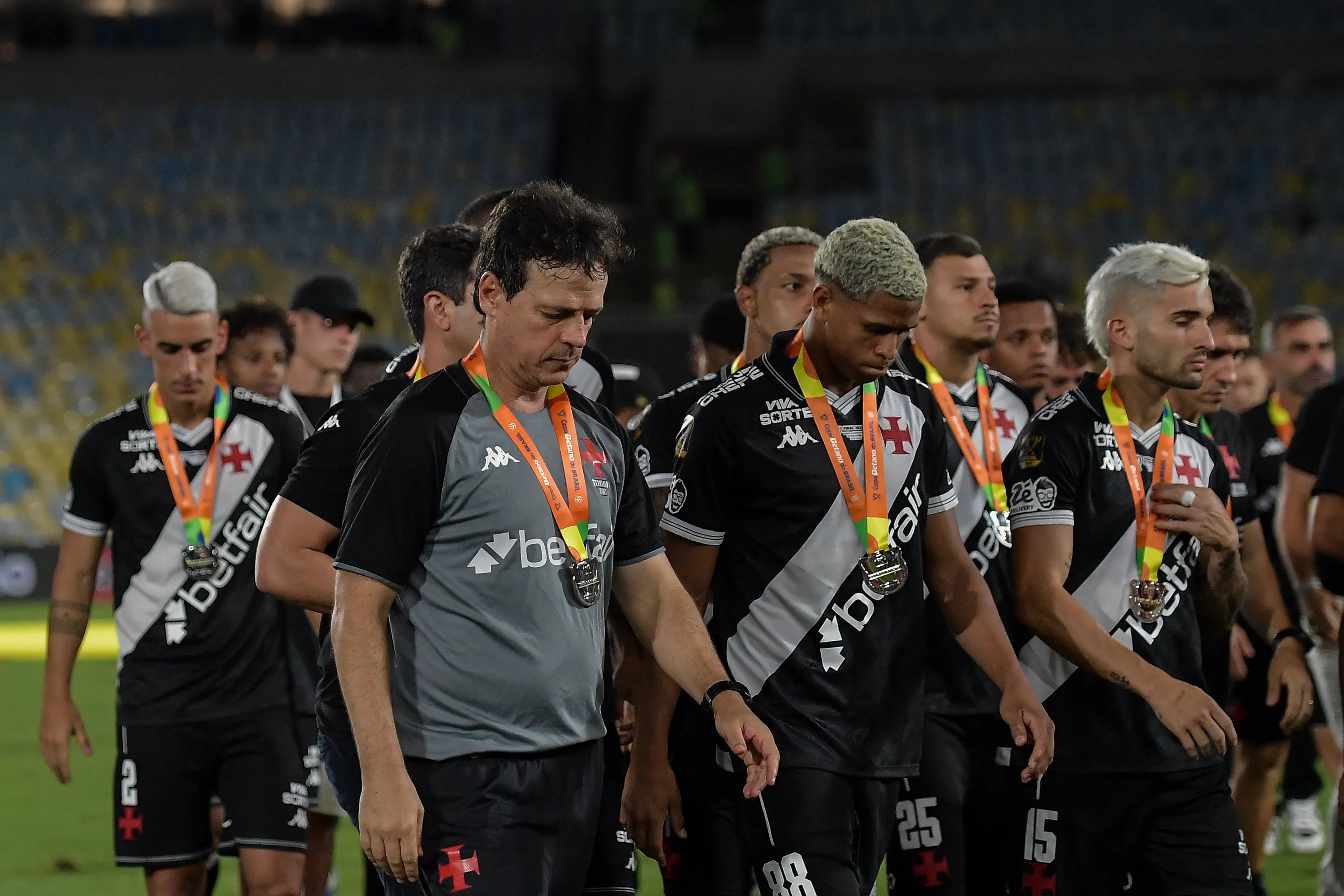 Fernando Diniz tecnico do Vasco lamenta derrota ao final da partida contra o Corinthians no estadio Maracana pelo campeonato Copa Do Brasil 2025. Foto: Thiago Ribeiro/AGIF
