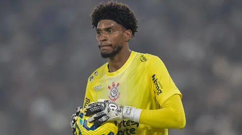 Hugo Souza goleiro do Corinthians durante partida contra o Vasco no estadio Maracana pelo campeonato Copa Do Brasil 2025. Foto: Thiago Ribeiro/AGIF
