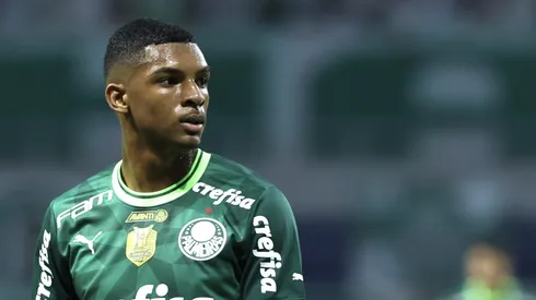SP - SAO PAULO - 22/07/2023 - BRASILEIRO A 2023, PALMEIRAS X FORTALEZA - Luis Guilherme jogador do Palmeiras durante partida contra o Fortaleza no estadio Arena Allianz Parque pelo campeonato Brasileiro A 2023. Foto: Marcello Zambrana/AGIF