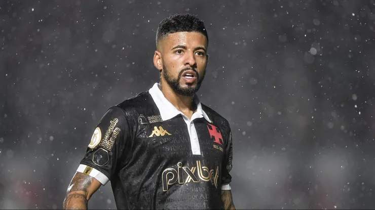 RJ - RIO DE JANEIRO - 07/10/2023 - BRASILEIRO A 2023, VASCO X SAO PAULO - Paulinho jogador do Vasco durante partida contra o Sao Paulo no estadio Sao Januario pelo campeonato Brasileiro A 2023. Foto: Thiago Ribeiro/AGIF