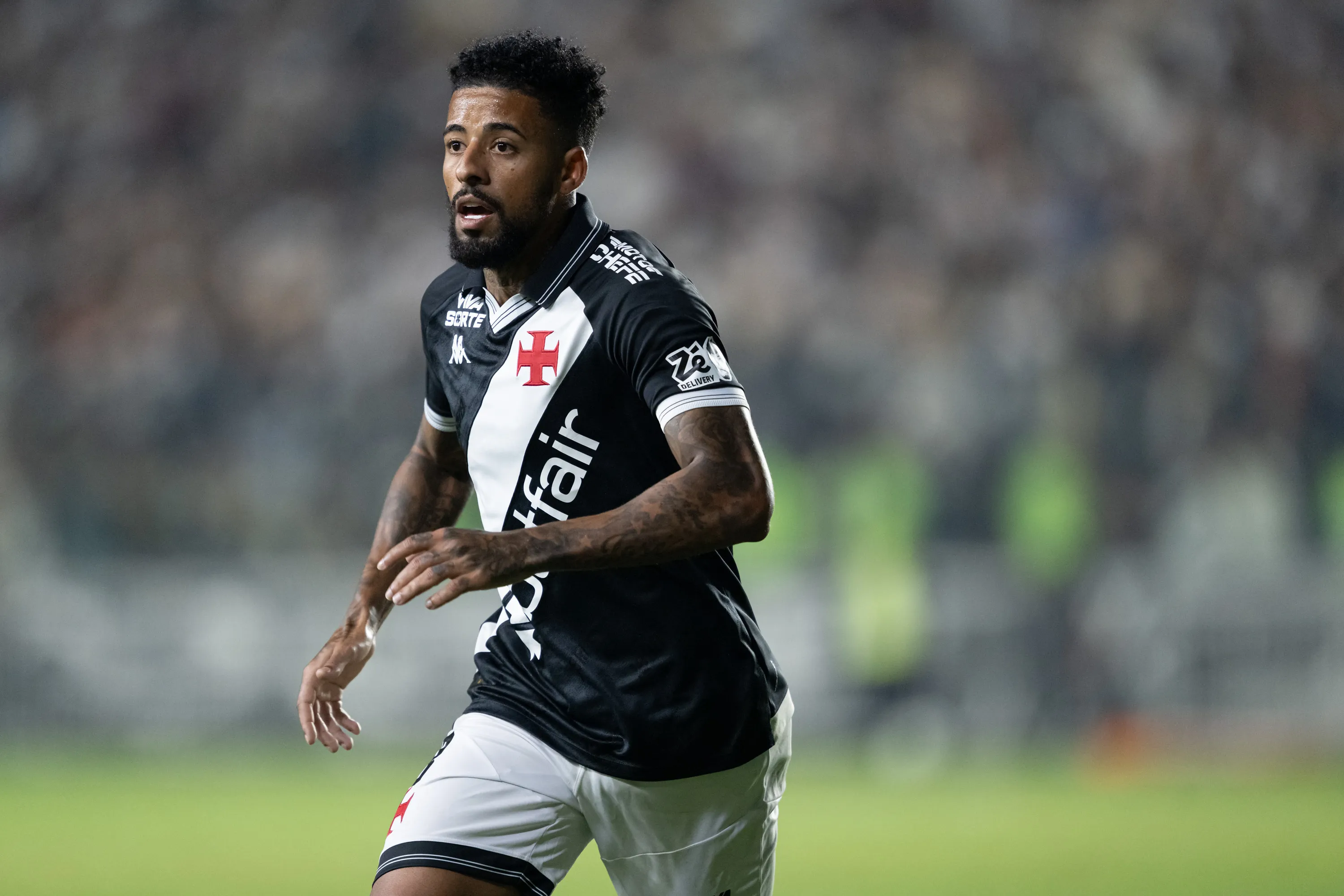 RJ – RIO DE JANEIRO – 22/07/2025 – COPA SUL-AMERICANA 2025, VASCO X INDEPENDIENTE DEL VALLE – Paulinho jogador do Vasco durante partida contra o Independiente del Valle no estadio Sao Januario pelo campeonato Copa Sul-americana 2025. Foto: Jorge Rodrigues/AGIF